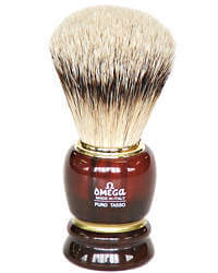 Pennello da barba in tasso con manico in resina omega